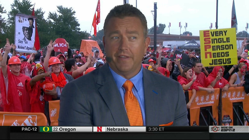 Illustration for article titled Here Is Your Louisville College GameDay Sign Roundup